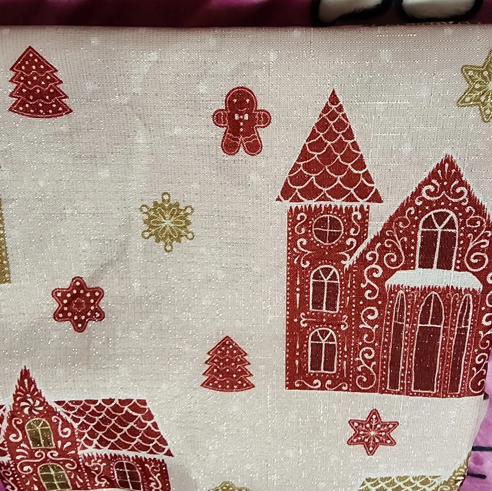 NWT WINTER WONDERLAND SHOWER CURTAIN/ GINGERBREAD HOUSES/ GINGERBREADMAN✨️✨️